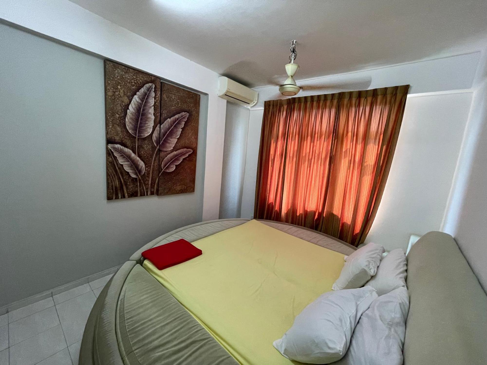 Peaceful Pines 4 Rooms Full Ac & Netflix By Ezyroom Melaka Ayer Keroh Ngoại thất bức ảnh