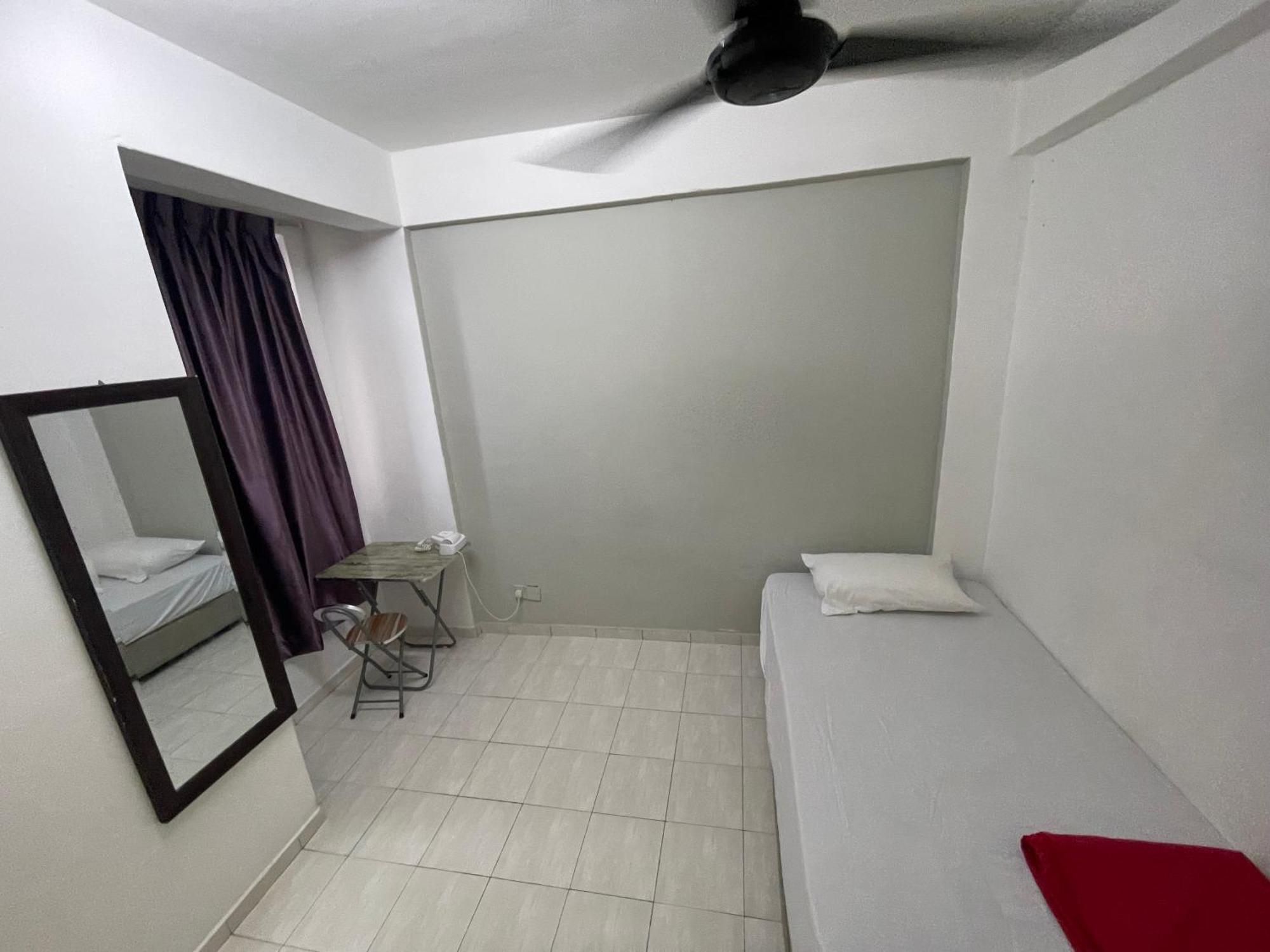 Peaceful Pines 4 Rooms Full Ac & Netflix By Ezyroom Melaka Ayer Keroh Ngoại thất bức ảnh